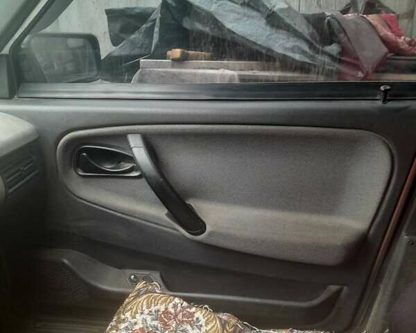 Серый ВАЗ 2115 Самара, объемом двигателя 1.6 л и пробегом 200 тыс. км за 1800 $, фото 3 на Automoto.ua