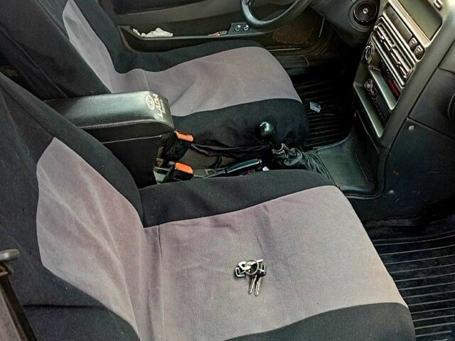 Серый ВАЗ 2115 Самара, объемом двигателя 1.6 л и пробегом 240 тыс. км за 1300 $, фото 5 на Automoto.ua