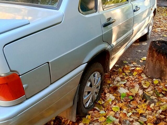 Серый ВАЗ 2115 Самара, объемом двигателя 1.6 л и пробегом 150 тыс. км за 1700 $, фото 4 на Automoto.ua