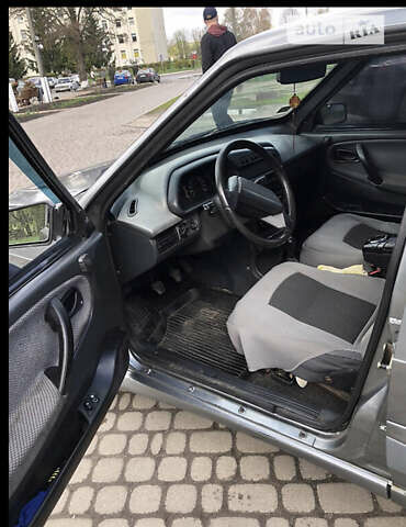 Серый ВАЗ 2115 Самара, объемом двигателя 1.6 л и пробегом 305 тыс. км за 1900 $, фото 4 на Automoto.ua