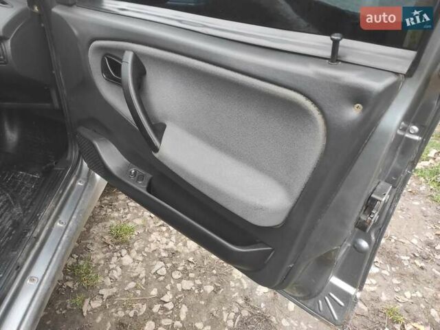 Серый ВАЗ 2115 Самара, объемом двигателя 1.6 л и пробегом 257 тыс. км за 1500 $, фото 16 на Automoto.ua