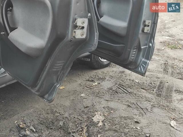 Серый ВАЗ 2115 Самара, объемом двигателя 1.6 л и пробегом 257 тыс. км за 1500 $, фото 10 на Automoto.ua