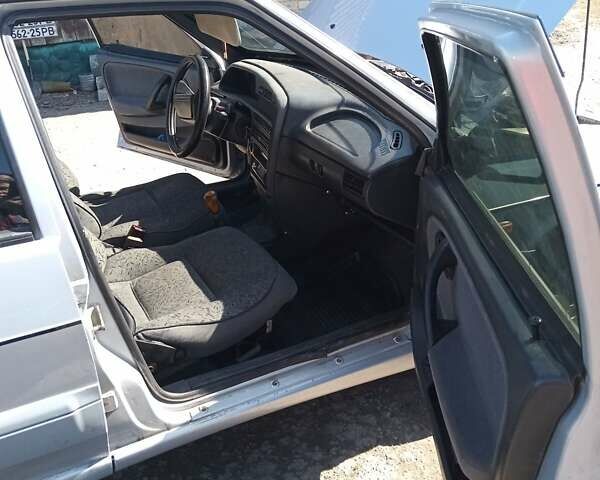 Серый ВАЗ 2115 Самара, объемом двигателя 1.6 л и пробегом 260 тыс. км за 1550 $, фото 6 на Automoto.ua