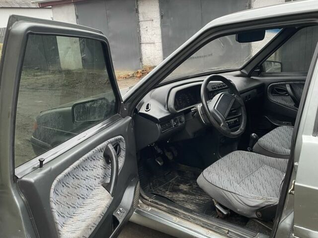 Серый ВАЗ 2115 Самара, объемом двигателя 1.6 л и пробегом 220 тыс. км за 1950 $, фото 4 на Automoto.ua