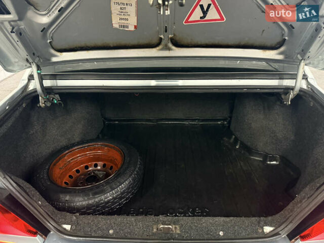 Серый ВАЗ 2115 Самара, объемом двигателя 1.6 л и пробегом 281 тыс. км за 2250 $, фото 13 на Automoto.ua