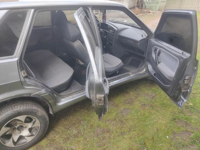 Сірий ВАЗ 2115 Самара, об'ємом двигуна 1.6 л та пробігом 300 тис. км за 1400 $, фото 6 на Automoto.ua