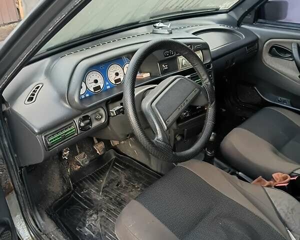 Серый ВАЗ 2115 Самара, объемом двигателя 1.6 л и пробегом 245 тыс. км за 1500 $, фото 3 на Automoto.ua