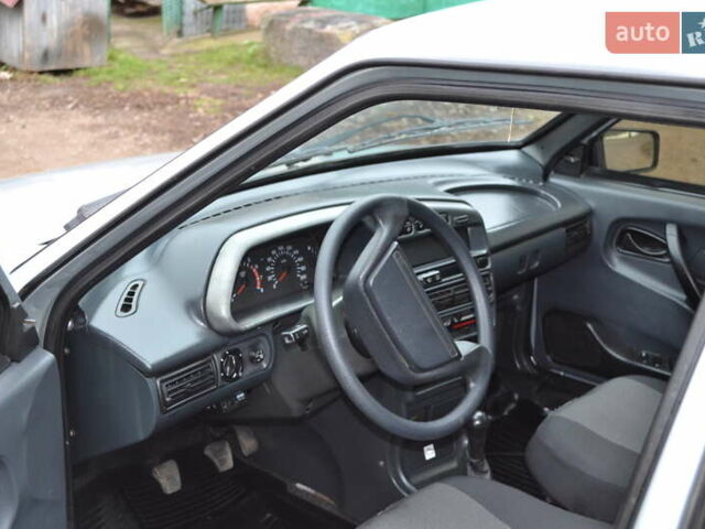 Серый ВАЗ 2115 Самара, объемом двигателя 1.6 л и пробегом 176 тыс. км за 2300 $, фото 14 на Automoto.ua