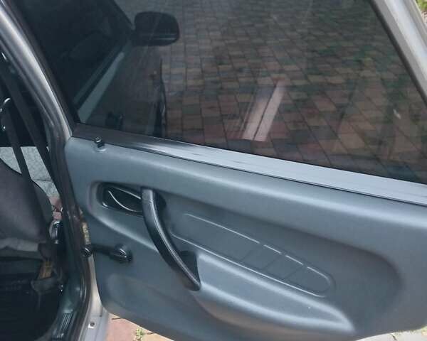 Серый ВАЗ 2115 Самара, объемом двигателя 1.6 л и пробегом 175 тыс. км за 1900 $, фото 33 на Automoto.ua