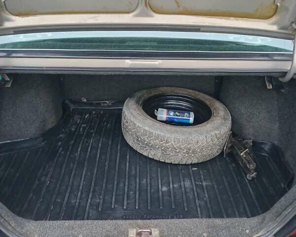 Серый ВАЗ 2115 Самара, объемом двигателя 1.6 л и пробегом 175 тыс. км за 1900 $, фото 49 на Automoto.ua