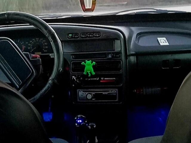 Серый ВАЗ 2115 Самара, объемом двигателя 1.6 л и пробегом 200 тыс. км за 1400 $, фото 5 на Automoto.ua