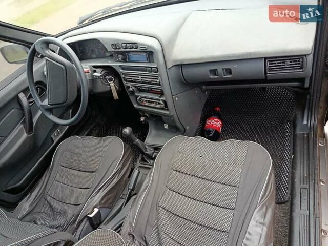 Серый ВАЗ 2115 Самара, объемом двигателя 1.6 л и пробегом 220 тыс. км за 2000 $, фото 4 на Automoto.ua