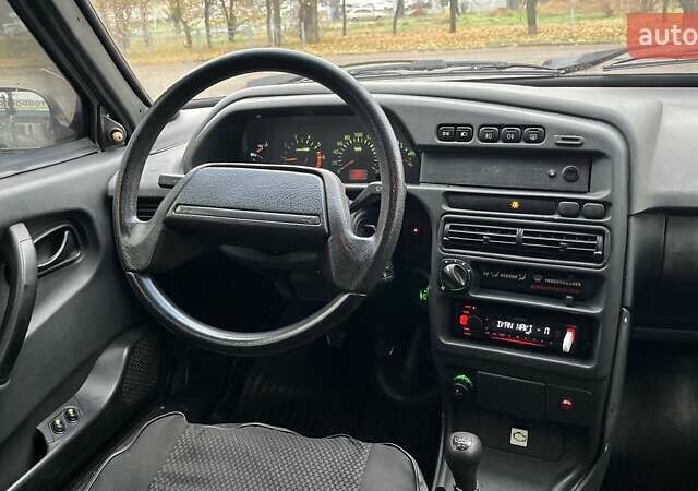 Серый ВАЗ 2115 Самара, объемом двигателя 1.6 л и пробегом 185 тыс. км за 1500 $, фото 10 на Automoto.ua