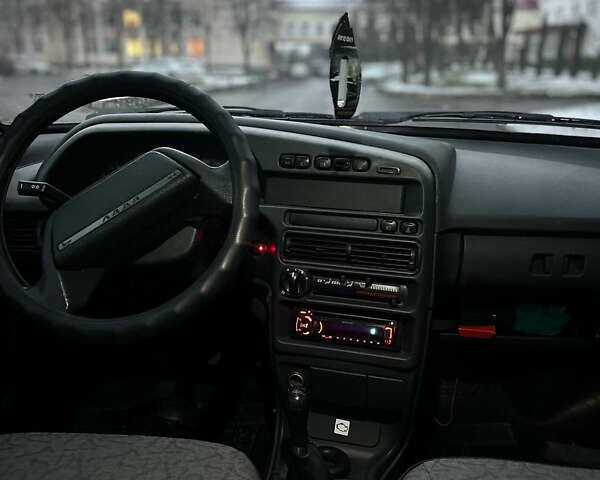Серый ВАЗ 2115 Самара, объемом двигателя 1.6 л и пробегом 177 тыс. км за 2200 $, фото 6 на Automoto.ua