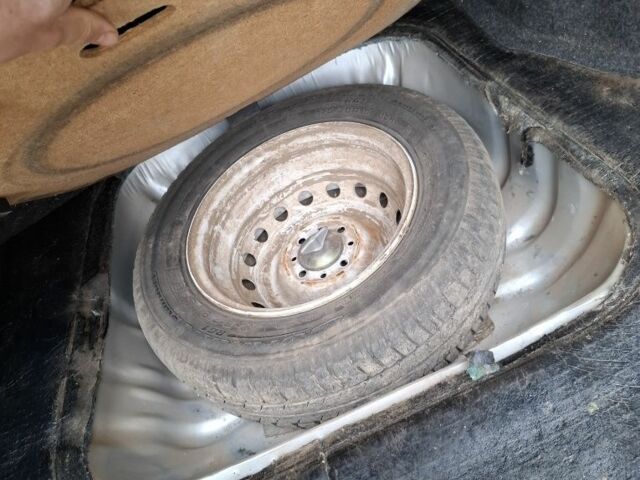 Серый ВАЗ 2115 Самара, объемом двигателя 1 л и пробегом 108 тыс. км за 2200 $, фото 5 на Automoto.ua