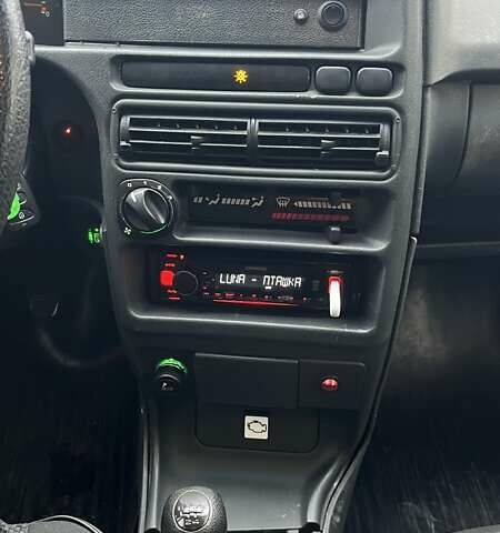 Серый ВАЗ 2115 Самара, объемом двигателя 1.6 л и пробегом 185 тыс. км за 1500 $, фото 9 на Automoto.ua