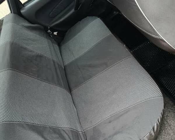 Серый ВАЗ 2115 Самара, объемом двигателя 1.6 л и пробегом 220 тыс. км за 2000 $, фото 5 на Automoto.ua