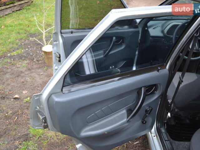 Серый ВАЗ 2115 Самара, объемом двигателя 1.6 л и пробегом 176 тыс. км за 2300 $, фото 18 на Automoto.ua