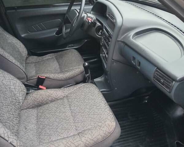 Серый ВАЗ 2115 Самара, объемом двигателя 1.6 л и пробегом 175 тыс. км за 1900 $, фото 42 на Automoto.ua