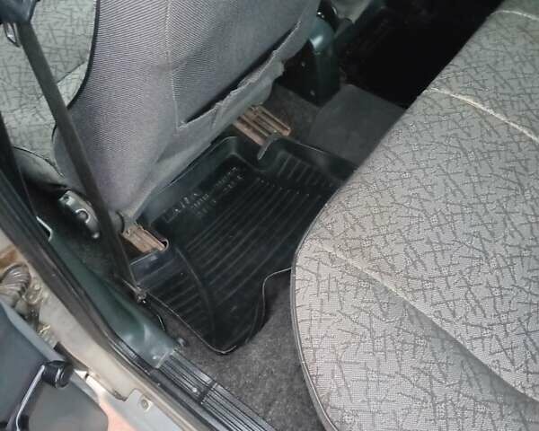 Серый ВАЗ 2115 Самара, объемом двигателя 1.6 л и пробегом 175 тыс. км за 1900 $, фото 43 на Automoto.ua