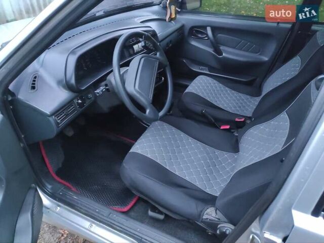 Серый ВАЗ 2115 Самара, объемом двигателя 1.6 л и пробегом 212 тыс. км за 3000 $, фото 8 на Automoto.ua