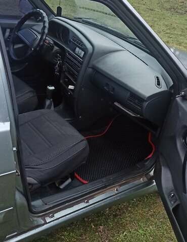 Серый ВАЗ 2115 Самара, объемом двигателя 1.6 л и пробегом 173 тыс. км за 2000 $, фото 5 на Automoto.ua