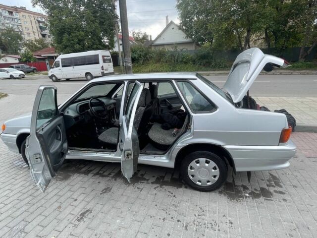 Серый ВАЗ 2115 Самара, объемом двигателя 1.6 л и пробегом 98 тыс. км за 2200 $, фото 2 на Automoto.ua