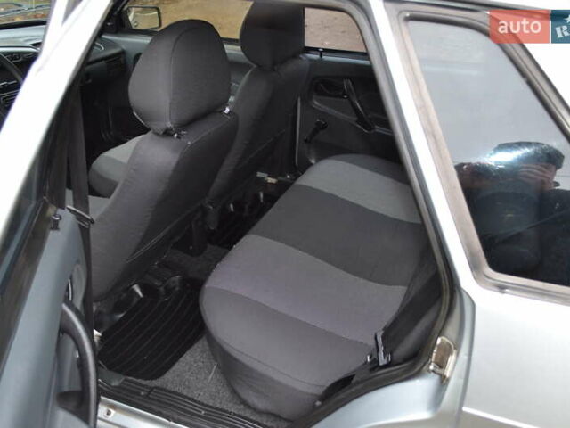 Серый ВАЗ 2115 Самара, объемом двигателя 1.6 л и пробегом 176 тыс. км за 2300 $, фото 16 на Automoto.ua