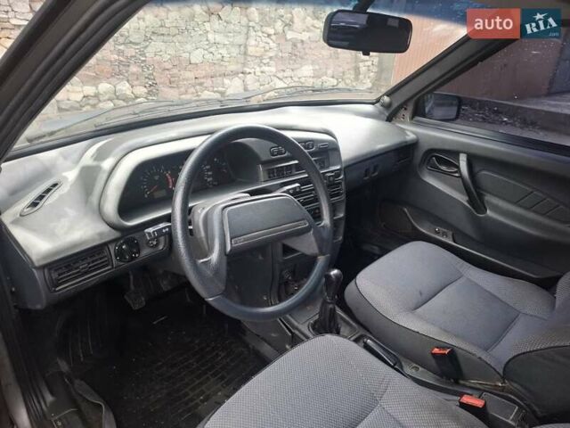Серый ВАЗ 2115 Самара, объемом двигателя 1.6 л и пробегом 200 тыс. км за 1950 $, фото 5 на Automoto.ua