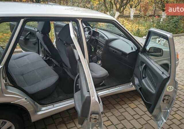 Серый ВАЗ 2115 Самара, объемом двигателя 1.6 л и пробегом 69 тыс. км за 3200 $, фото 16 на Automoto.ua