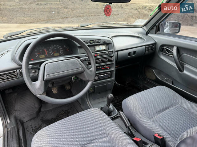 Серый ВАЗ 2115 Самара, объемом двигателя 1.6 л и пробегом 110 тыс. км за 1750 $, фото 6 на Automoto.ua