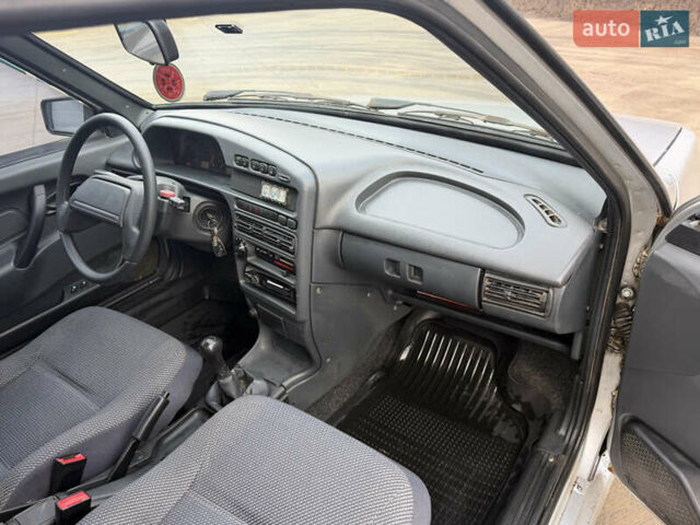 Серый ВАЗ 2115 Самара, объемом двигателя 1.6 л и пробегом 110 тыс. км за 1750 $, фото 7 на Automoto.ua