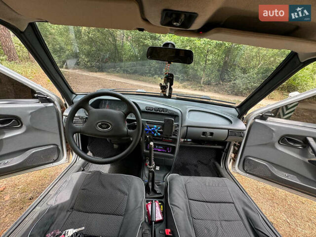 Серый ВАЗ 2115 Самара, объемом двигателя 1.6 л и пробегом 94 тыс. км за 3200 $, фото 4 на Automoto.ua