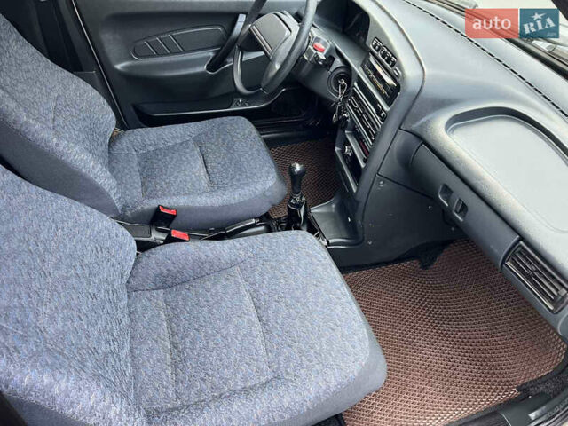Серый ВАЗ 2115 Самара, объемом двигателя 1.6 л и пробегом 133 тыс. км за 2800 $, фото 24 на Automoto.ua