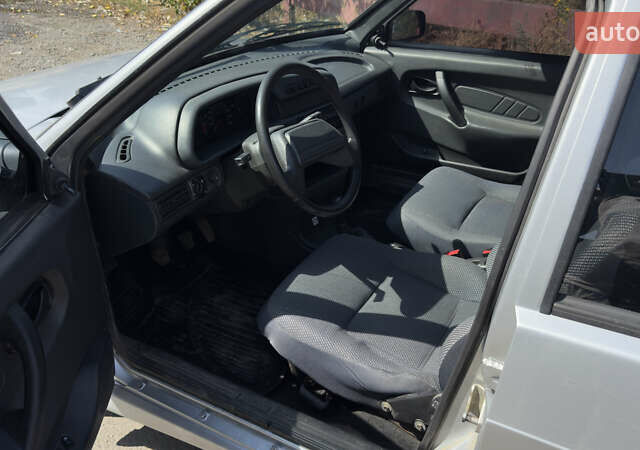 Сірий ВАЗ 2115 Самара, об'ємом двигуна 1.6 л та пробігом 32 тис. км за 3250 $, фото 5 на Automoto.ua