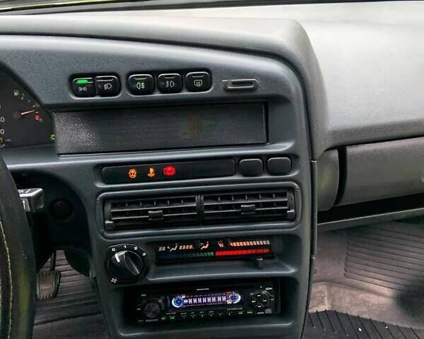 Серый ВАЗ 2115 Самара, объемом двигателя 1.6 л и пробегом 155 тыс. км за 2500 $, фото 3 на Automoto.ua