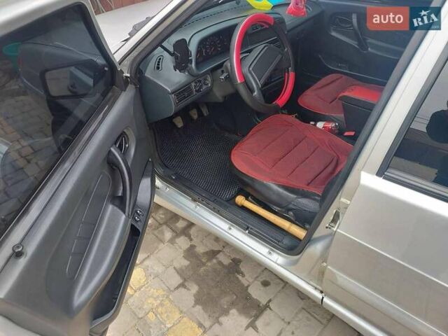 Серый ВАЗ 2115 Самара, объемом двигателя 1.6 л и пробегом 156 тыс. км за 2300 $, фото 4 на Automoto.ua