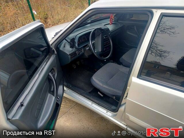 Серый ВАЗ 2115 Самара, объемом двигателя 1.6 л и пробегом 0 тыс. км за 2500 $, фото 5 на Automoto.ua