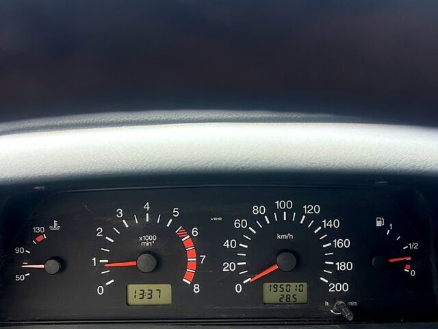 Серый ВАЗ 2115 Самара, объемом двигателя 1.6 л и пробегом 195 тыс. км за 2000 $, фото 4 на Automoto.ua