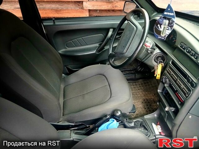 Серый ВАЗ 2115 Самара, объемом двигателя 1.6 л и пробегом 190 тыс. км за 3100 $, фото 4 на Automoto.ua