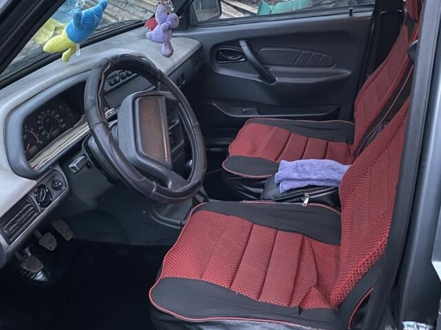 Серый ВАЗ 2115 Самара, объемом двигателя 1.6 л и пробегом 294 тыс. км за 3000 $, фото 4 на Automoto.ua