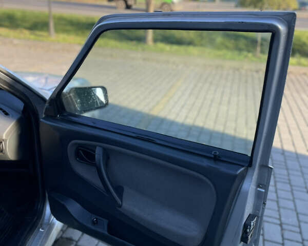 Сірий ВАЗ 2115 Самара, об'ємом двигуна 1.6 л та пробігом 250 тис. км за 1650 $, фото 16 на Automoto.ua