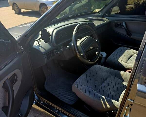 Серый ВАЗ 2115 Самара, объемом двигателя 1.6 л и пробегом 185 тыс. км за 3500 $, фото 4 на Automoto.ua