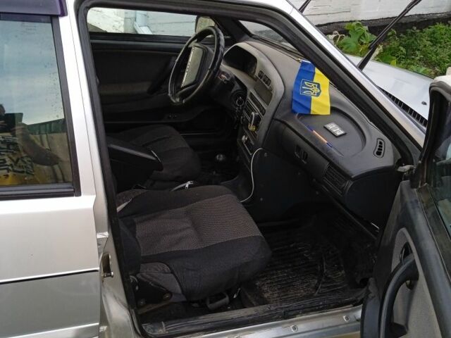 Серый ВАЗ 2115 Самара, объемом двигателя 1.5 л и пробегом 250 тыс. км за 1069 $, фото 4 на Automoto.ua