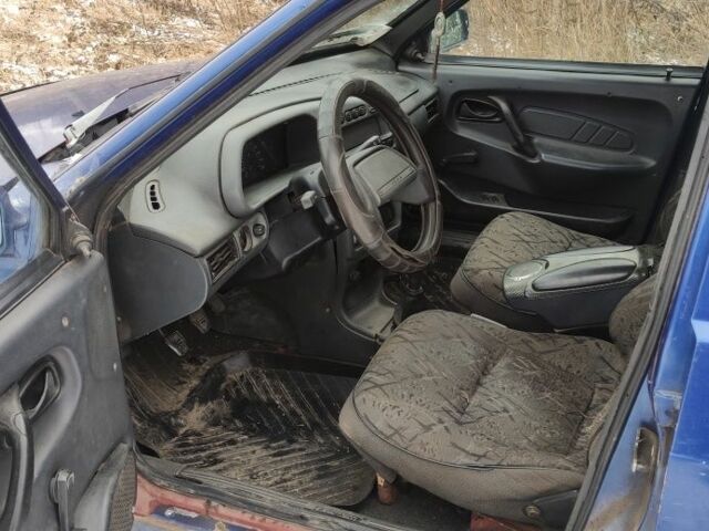 Синій ВАЗ 2115 Самара, об'ємом двигуна 1.5 л та пробігом 250 тис. км за 750 $, фото 7 на Automoto.ua