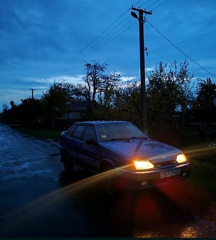 Синий ВАЗ 2115 Самара, объемом двигателя 1.5 л и пробегом 400 тыс. км за 1150 $, фото 4 на Automoto.ua