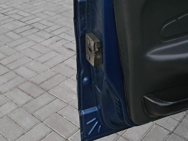 Синий ВАЗ 2115 Самара, объемом двигателя 1.5 л и пробегом 275 тыс. км за 1999 $, фото 16 на Automoto.ua