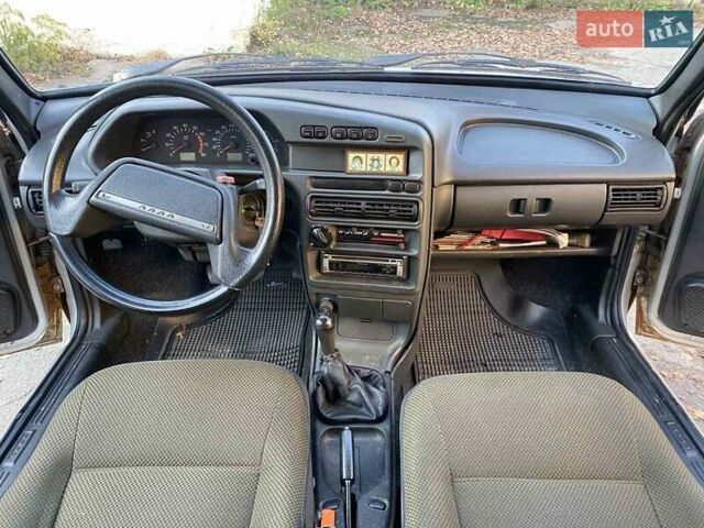 Синій ВАЗ 2115 Самара, об'ємом двигуна 1.5 л та пробігом 230 тис. км за 1489 $, фото 4 на Automoto.ua