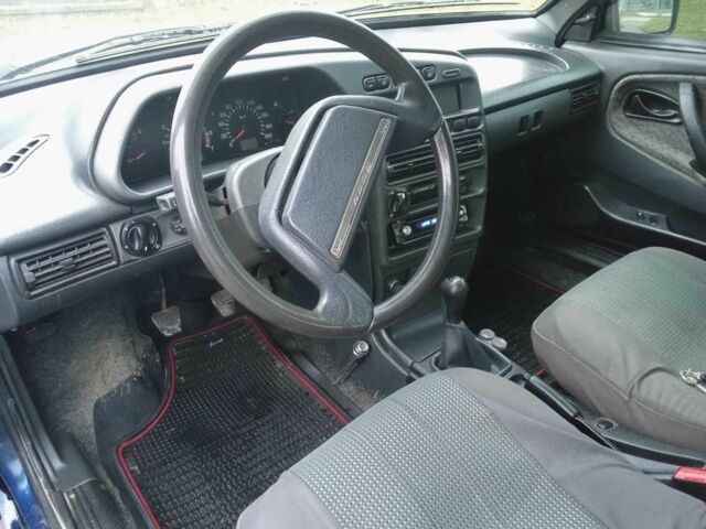 Синий ВАЗ 2115 Самара, объемом двигателя 1.6 л и пробегом 177 тыс. км за 2017 $, фото 4 на Automoto.ua