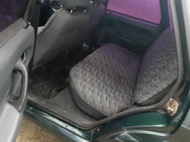 Зелений ВАЗ 2115 Самара, об'ємом двигуна 0 л та пробігом 180 тис. км за 1499 $, фото 6 на Automoto.ua